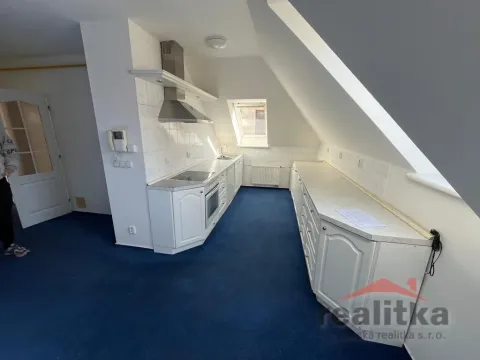 Pronájem bytu 2+1, Opava, U Pošty, 55 m2