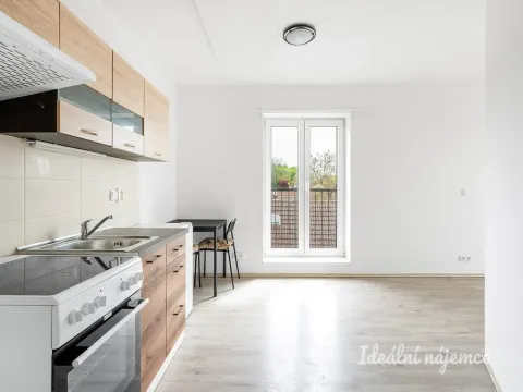 Pronájem bytu 1+kk, Škvorec - Třebohostice, 23 m2