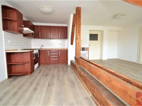 Pronájem bytu 1+kk, Praha - Vršovice, Pod Rapidem, 47 m2
