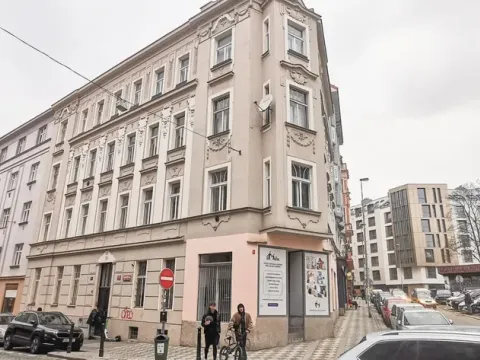 Pronájem bytu 1+kk, Praha - Vršovice, Charkovská, 25 m2