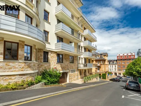 Pronájem bytu 2+kk, Karlovy Vary, Svahová, 45 m2
