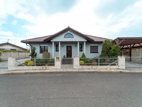 Prodej rodinného domu, Šestajovice, Za Stodolama, 125 m2