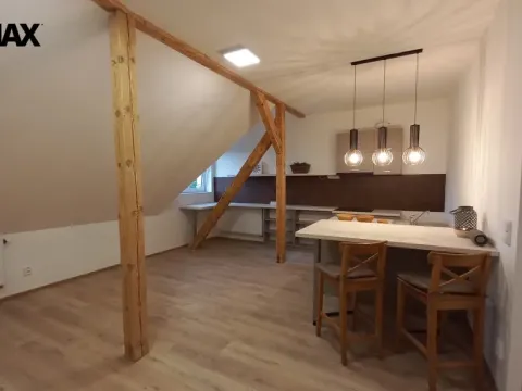 Prodej atypického bytu, Karlovy Vary - Drahovice, Mattoniho nábřeží, 75 m2