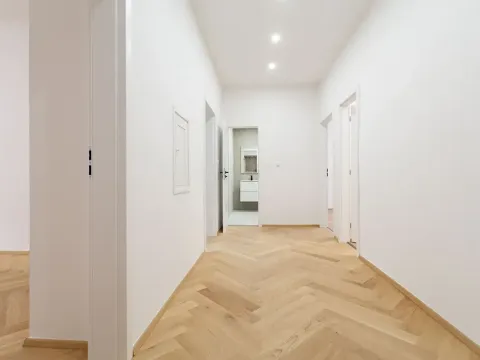 Prodej bytu 4+kk, Praha - Vršovice, Vršovická, 80 m2