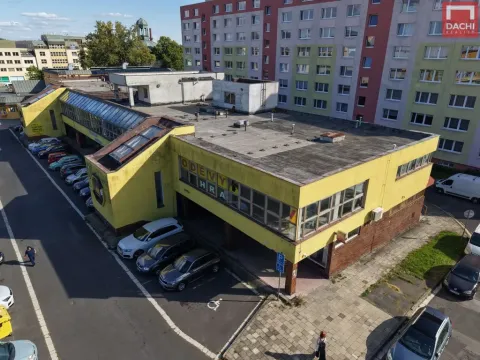 Prodej obchodního prostoru, Bruntál, Jesenická, 2199 m2