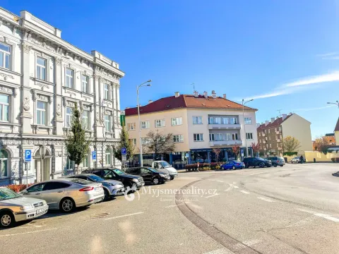 Prodej bytu 2+kk, Znojmo, Mariánské náměstí, 53 m2