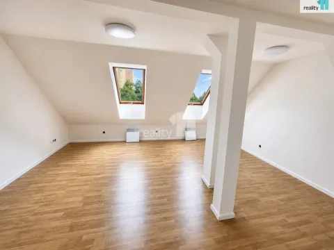 Prodej bytu 3+kk, Praha - Hrdlořezy, Českobrodská, 72 m2