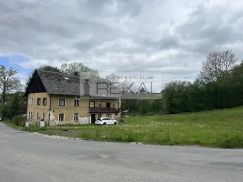 Prodej vícegeneračního domu, Sezemice, 250 m2