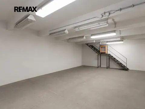 Pronájem skladu, Praha - Strašnice, Starostrašnická, 140 m2