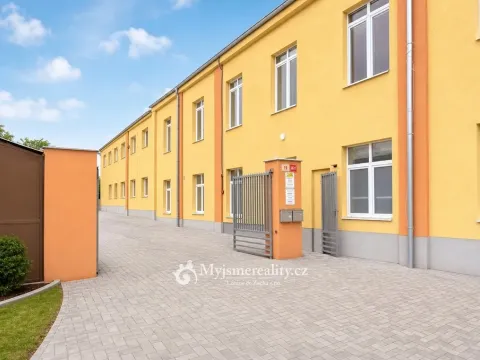 Pronájem kanceláře, Znojmo, Bezručova, 65 m2