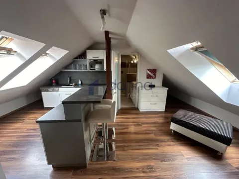 Pronájem bytu 2+kk, Praha, Hradešínská, 47 m2