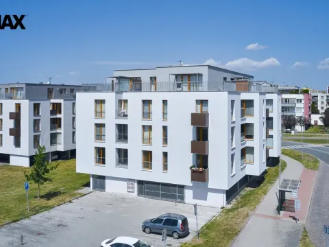 Prodej bytu 1+kk, Hradec Králové - Třebeš, Svatojánská, 33 m2