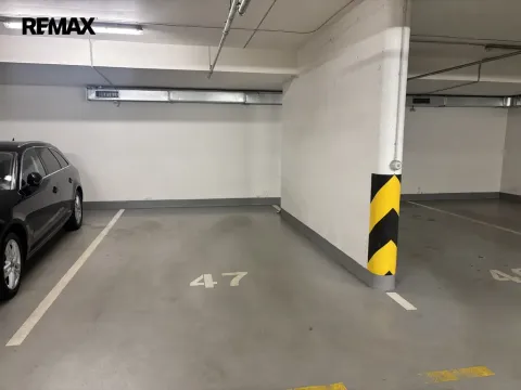Pronájem garážového stání, Praha - Libeň, Vojenova, 15 m2