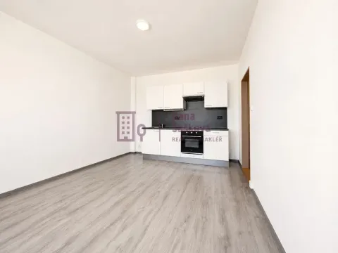 Pronájem bytu 2+kk, Jindřichův Hradec - Jindřichův Hradec III, sídliště Vajgar, 31 m2