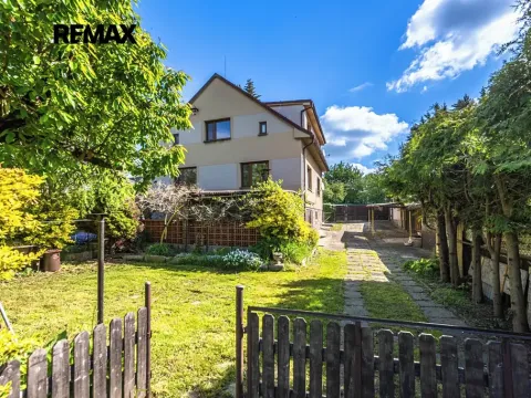 Prodej rodinného domu, Kamenice, Pražská, 166 m2
