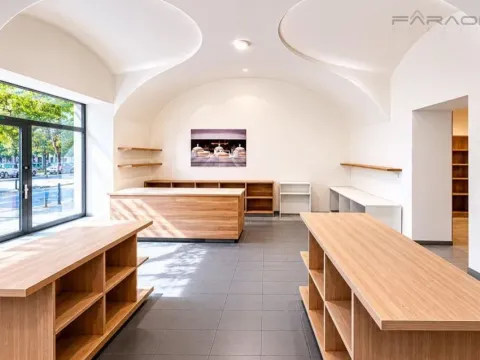 Pronájem obchodního prostoru, Praha - Karlín, Sokolovská, 95 m2