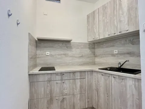 Pronájem bytu 1+kk, Ostrava - Poruba, Podroužkova, 31 m2