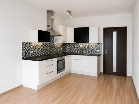 Pronájem bytu 2+kk, Praha - Vysočany, Freyova, 43 m2