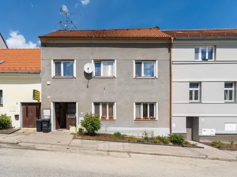 Prodej činžovního domu, Velešín, náměstí J. V. Kamarýta, 342 m2