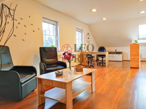 Pronájem kanceláře, Kopřivnice, Záhumenní, 42 m2