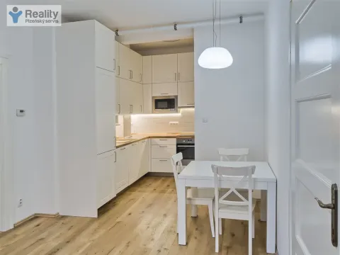 Pronájem bytu 2+kk, Plzeň - Jižní Předměstí, Čechova, 44 m2