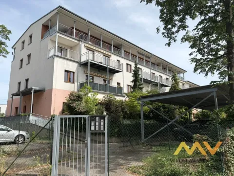 Pronájem bytu 1+kk, Hradec Králové - Nový Hradec Králové, Mrštíkova, 32 m2