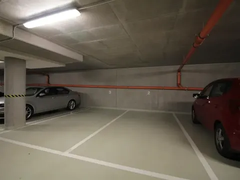 Pronájem garážového stání, Brno, Křídlovická, 13 m2