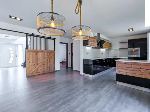 Prodej rodinného domu, Ostrov, 211 m2