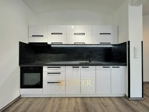 Pronájem bytu 2+kk, Teplice, Masarykova třída, 74 m2