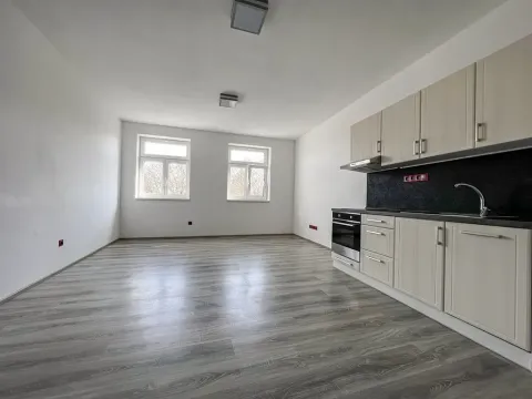 Pronájem bytu 3+kk, Humpolec, Horní náměstí, 65 m2