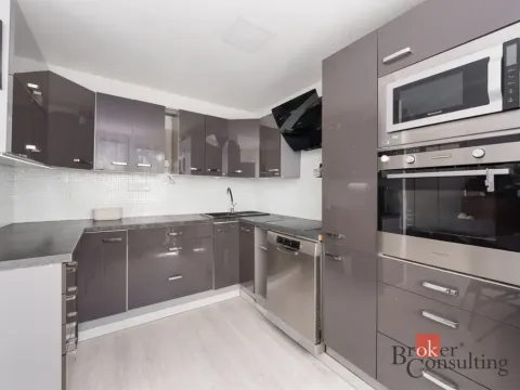 Prodej bytu 3+1, Praha - Hostivař, Trhanovské náměstí, 74 m2