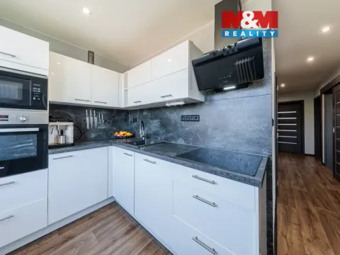 Prodej bytu 3+1, Horní Slavkov, Dlouhá, 76 m2