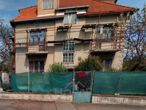 Prodej podílu 1/4 činžovního domu, Praha - Hlubočepy, V násypu, 430 m2