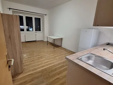 Pronájem bytu 1+kk, Praha - Michle, Jihlavská, 23 m2
