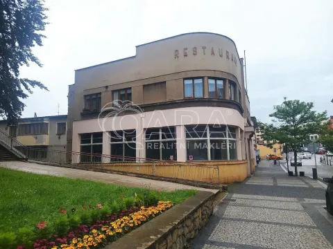 Prodej komerční nemovitosti, Nová Paka, Komenského, 675 m2