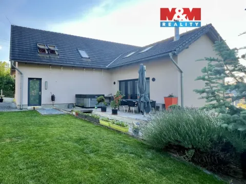 Prodej rodinného domu, Knovíz, 214 m2