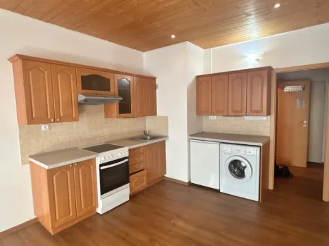 Pronájem bytu 1+kk, Hradec Králové, Brožíkova, 30 m2