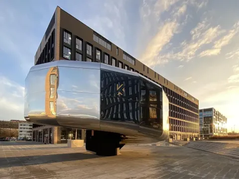Pronájem kanceláře, Praha - Karlín, Sokolovská, 337 m2