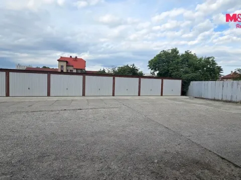 Prodej garáže, Chropyně, 21 m2