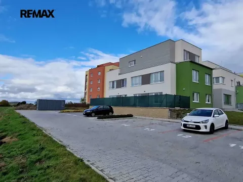 Pronájem garážového stání, Kolín, Antonína Dvořáka, 12 m2