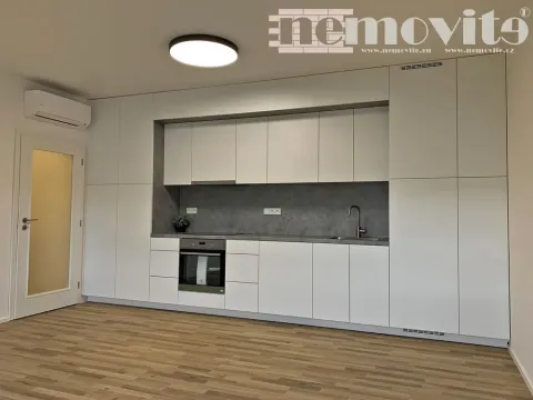 Pronájem bytu 1+kk, Hradec Králové, Chelčického, 36 m2