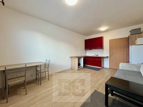 Pronájem bytu 2+kk, Zlín, U Trojáku, 36 m2