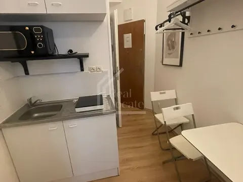 Pronájem bytu 1+kk, Praha - Smíchov, Na bělidle, 11 m2