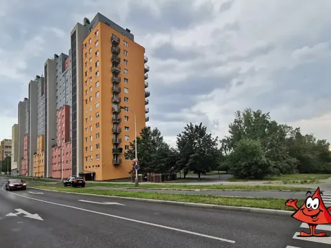 Pronájem garážového stání, Praha - Troja, Hnězdenská, 15 m2
