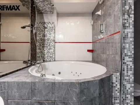Prodej bytu 2+kk, Karlovy Vary, Horova, 86 m2