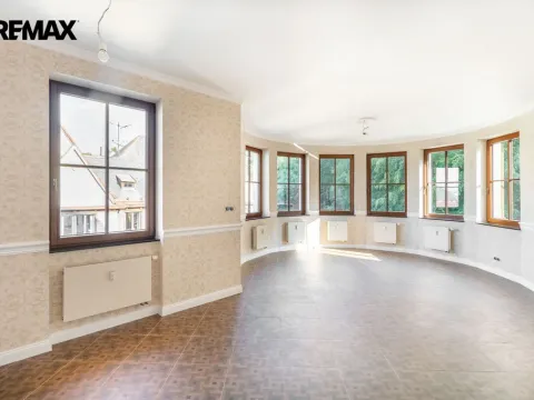 Prodej bytu 6+kk a větší, Karlovy Vary, Svahová, 537 m2
