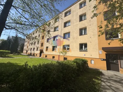Prodej bytu 2+1, Karviná - Mizerov, tř. Těreškovové, 51 m2