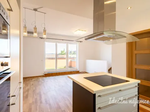 Pronájem bytu 2+kk, Praha - Holešovice, Tusarova, 64 m2