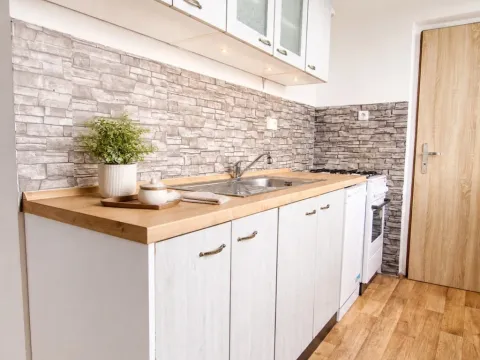 Pronájem bytu 3+1, Hradec Králové - Slezské Předměstí, Polní, 60 m2