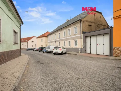 Prodej obchodního prostoru, Kladno, Dr. Steinera, 376 m2